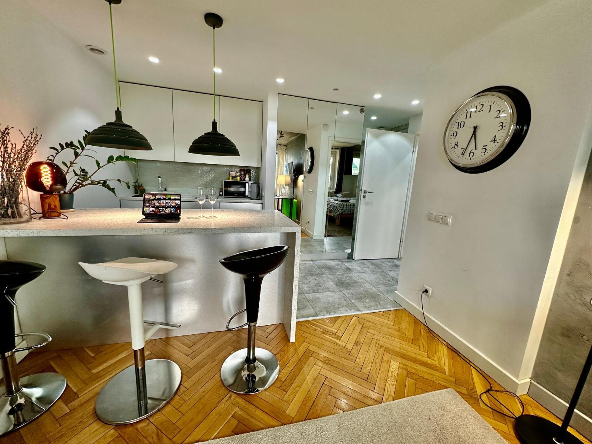 Palace 2 Wifi 600 Mbs 55'Tv Netflix Hbo 2Xmetro Appletv Varşovia Exterior foto